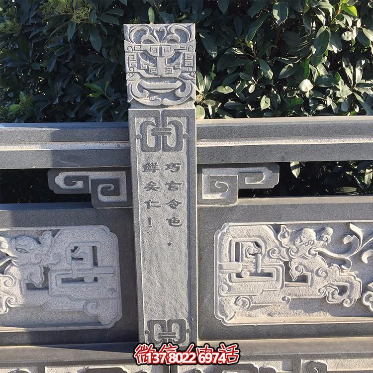 花崗巖浮雕花仿古欄板雕塑，為景區街道添彩