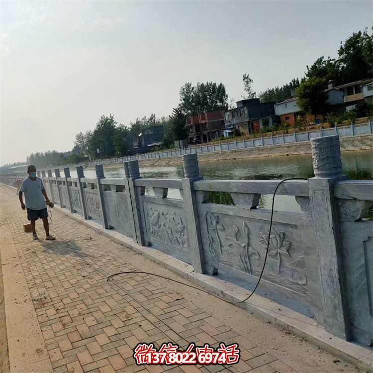 唯美的大理石欄桿雕塑，為園林景觀增添絕美風采