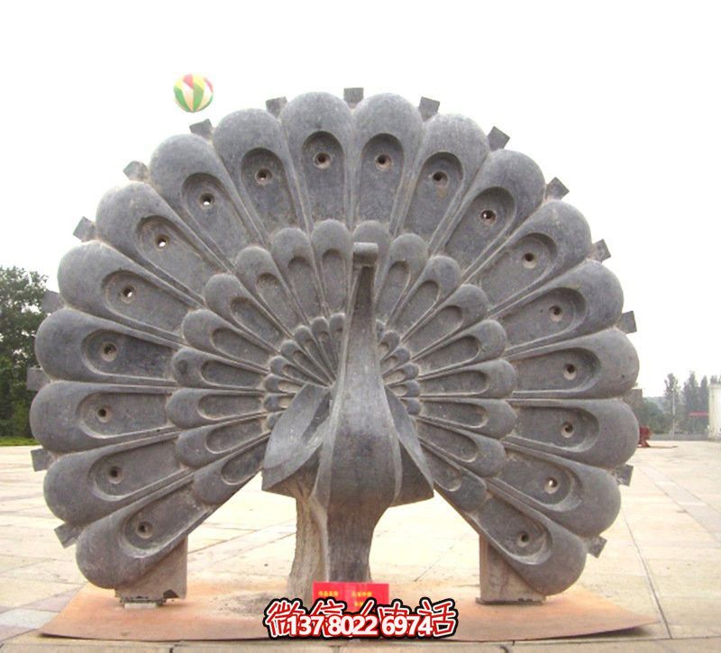 創(chuàng)意青石孔雀雕塑