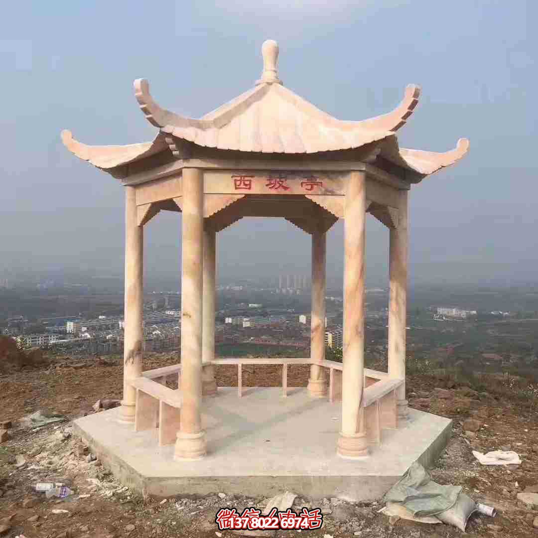 西坡涼亭景觀，觀賞大型晚霞紅