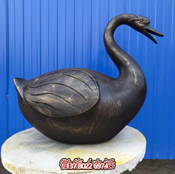 不銹鋼雕塑，休息時(shí)讓湖邊更美麗——天鵝雕塑